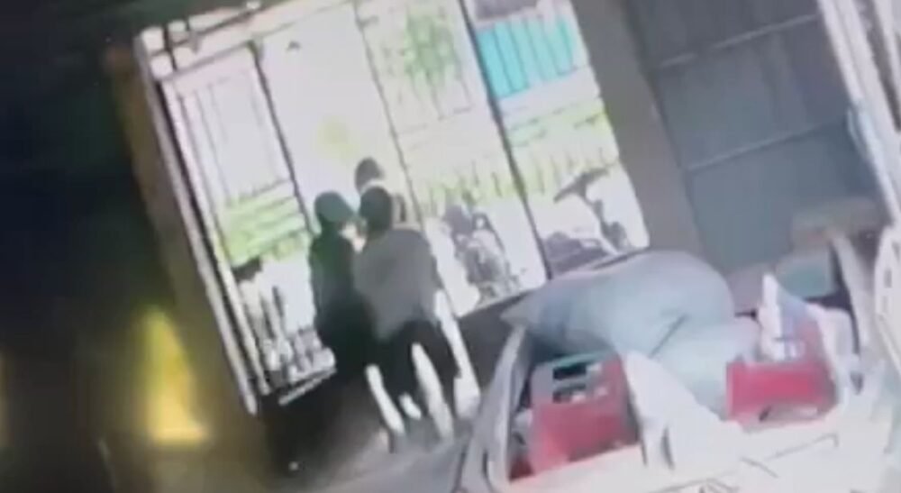 Komplotan Maling Beraksi Dini Hari, Curi Mesin Kapal milik Warga di Kendari Komplotan Maling Beraksi Dini Hari, Curi Mesin Kapal milik Warga di Kendari