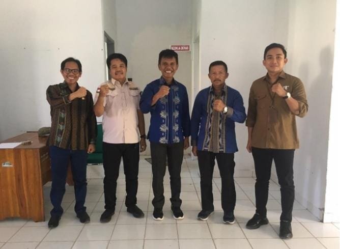 Dispar Sultra Bakal Bina Pemilik Usaha dan Terapkan Standar Tarif di Pantai Toronipa Dispar Sultra Bakal Bina Pemilik Usaha dan Terapkan Standar Tarif di Pantai Toronipa