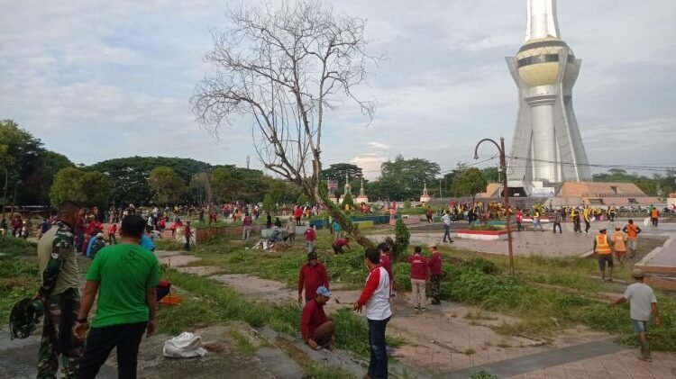 3.000 Orang Gabungan TNI-Polri dan ASN Bersihkan Area Eks MTQ Kendari