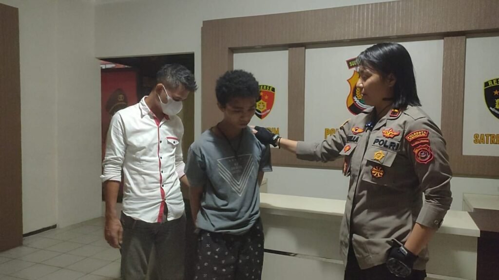 Pelaku curanmor di Kecamatan Lalonggasumeeto diinterogasi polisi.