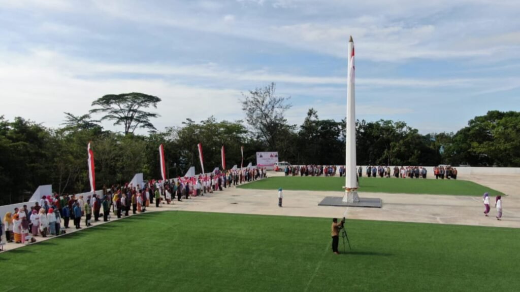 Suasana upacara peringatan Hari Ibu dan HUT DWP di Kota Kendari.