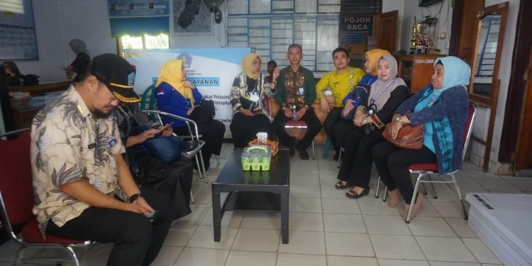 DLH Palu Studi Tiru ke DLHK Kendari untuk Pelajari Cara Kelola Kawasan TPA DLH Palu Studi Tiru ke DLHK Kendari untuk Pelajari Cara Kelola Kawasan TPA