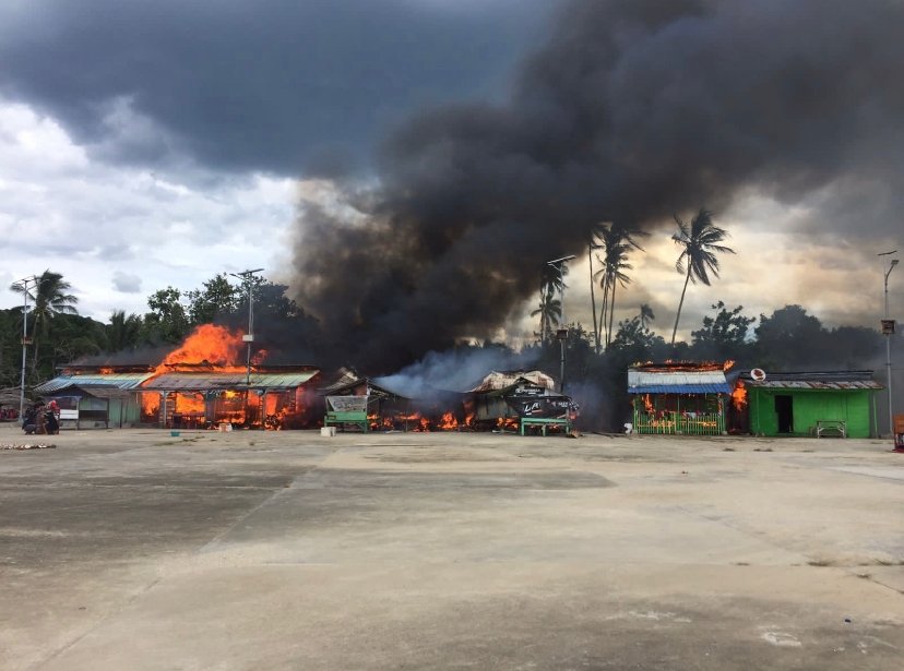 5 Kios dan Motor di Wawonii Selatan Hangus Dilahap Api, Kerugian Capai Rp200 Juta 5 Kios dan Motor di Wawonii Selatan Hangus Dilahap Api, Kerugian Capai Rp200 Juta