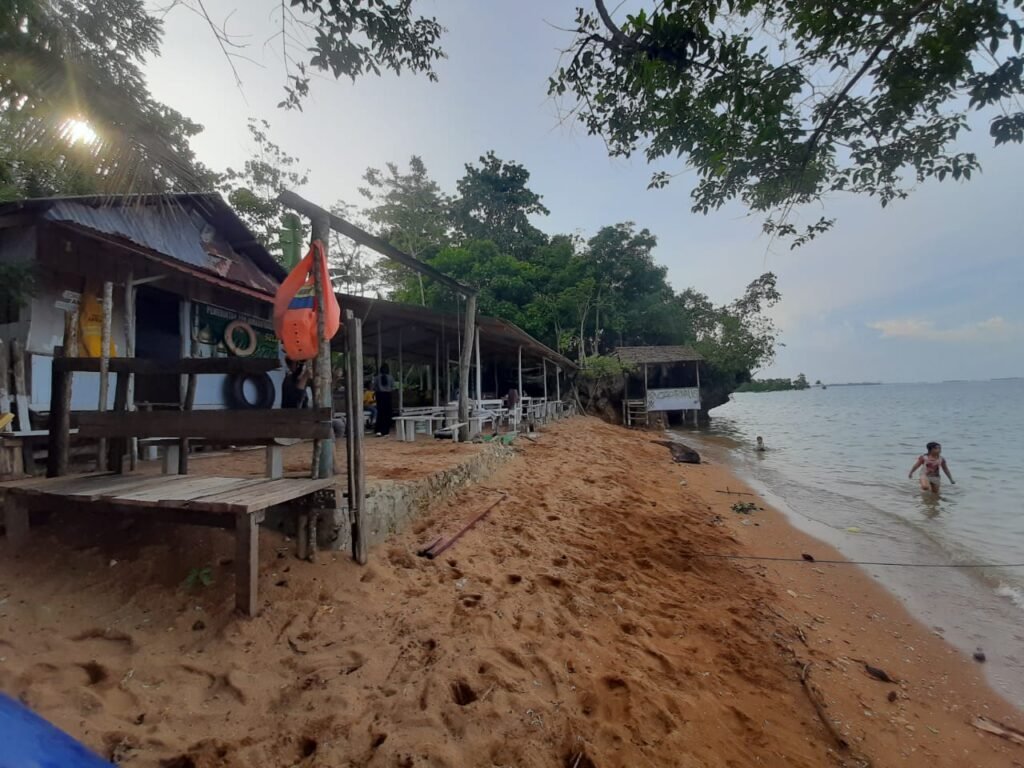 Pemandangan Pantai Cikal, Kabupaten Konawe.