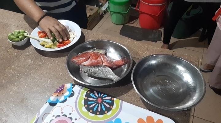 Proses pengolahan kuliner khas Baubau, Sup Ikan Parende.