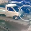 Pria Bertopeng Terekam CCTV Gasak Knalpot Mobil di Kendari