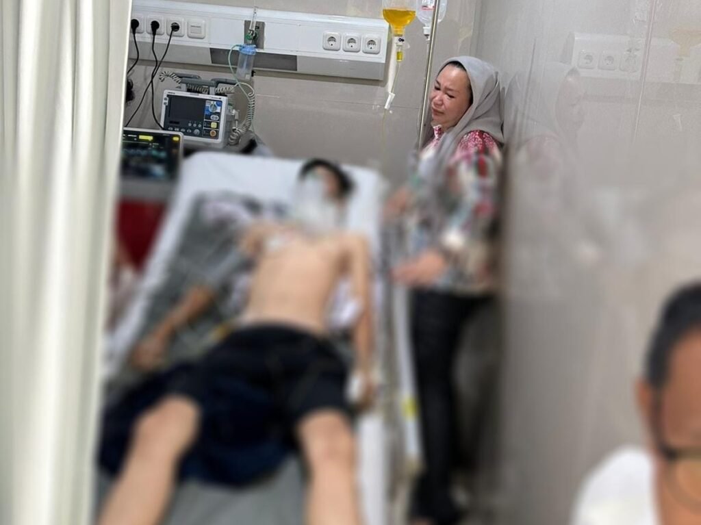 Pelajar SMP yang terlibat kecelakaan menjalani perawatan medis di RS Hermina Kendari.