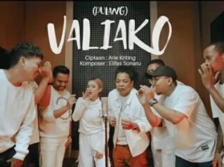 Fildan Rahayu Dkk. Bawakan Lagu Berbahasa Wakatobi Berjudul Valiako Ciptaan Arie Kriting