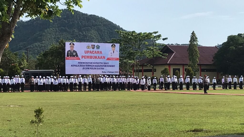 166 kepala desa mengikuti upacara pembukaan pelatihan peningkatan kapasitas.
