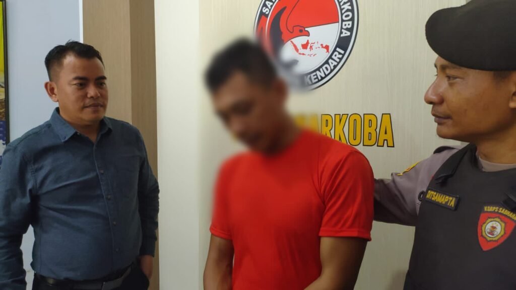 Pria di Konawe yang diringkus polisi saat sedang pesta sabu-sabu.