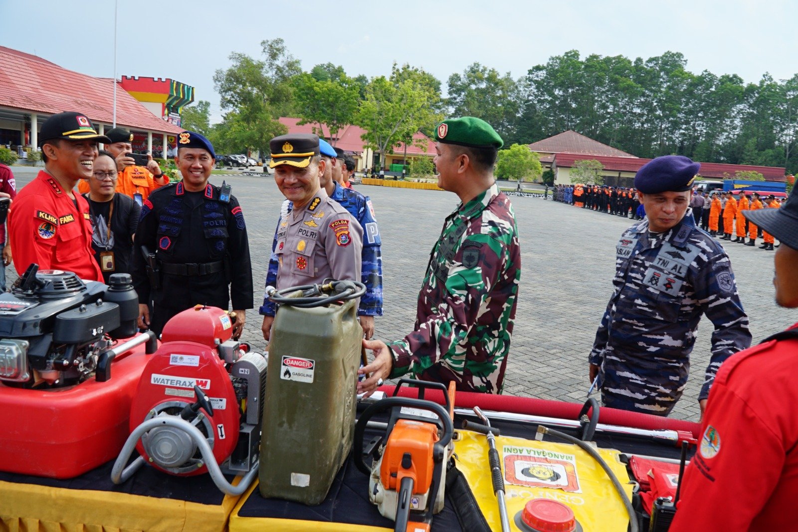 Tni Polri Gelar Pasukan Kesiapsiagaan Penanggulangan Bencana Alam Di Sultra