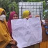Tangis Pecah Mak-Mak Tuntut Keadilan ke BPN Sultra Usai Lahan Diserobot dan Gedung Dirobohkan