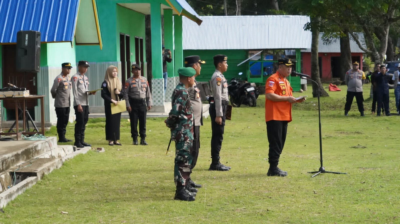 Libatkan Personel Gabungan, Bupati Gelar Apel Siaga Pengamanan Objek Wisata di Konut Libatkan Personel Gabungan, Bupati Gelar Apel Siaga Pengamanan Objek Wisata di Konut