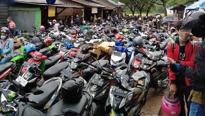 Suasana kepadatan penumpang di Pelabuhan Torobulu saat mudik tahun 2022 lalu. 