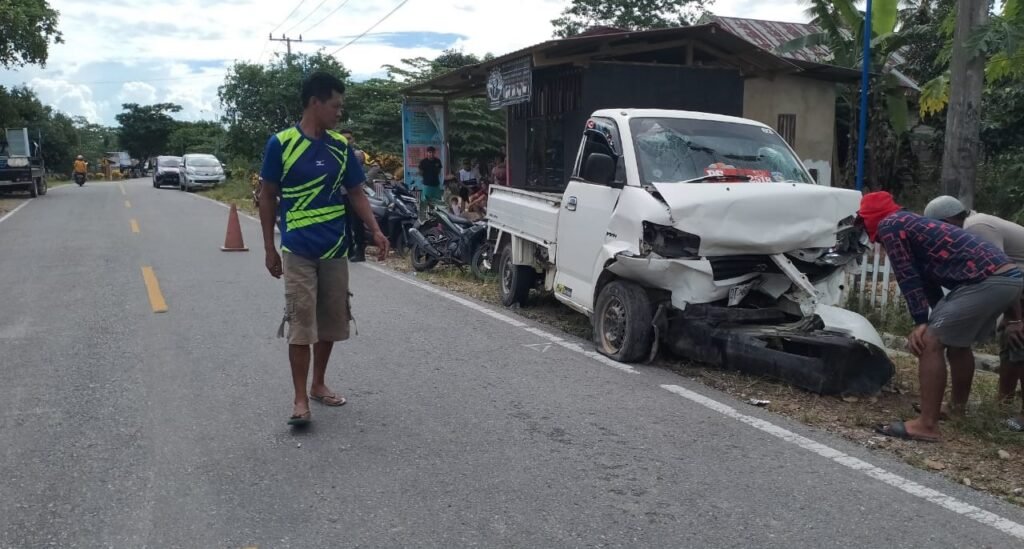 Kondisi mobil pick up usai terlibat lakalantas di Konsel