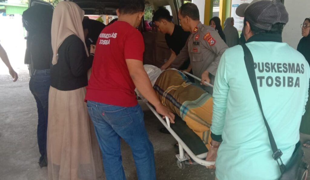 Pengunjung Pantai Indah Kapu Kabupaten Kolaka bernama Rahmat Al Fareza dinyatakan meninggal usai tenggelam.