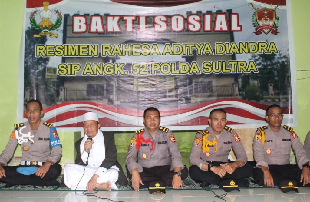 Suasana saat sejumlah siswa SIP Polda Sultra mendengarkan sepatah kata dari pemilik Panti Asuhan Amaliyah.