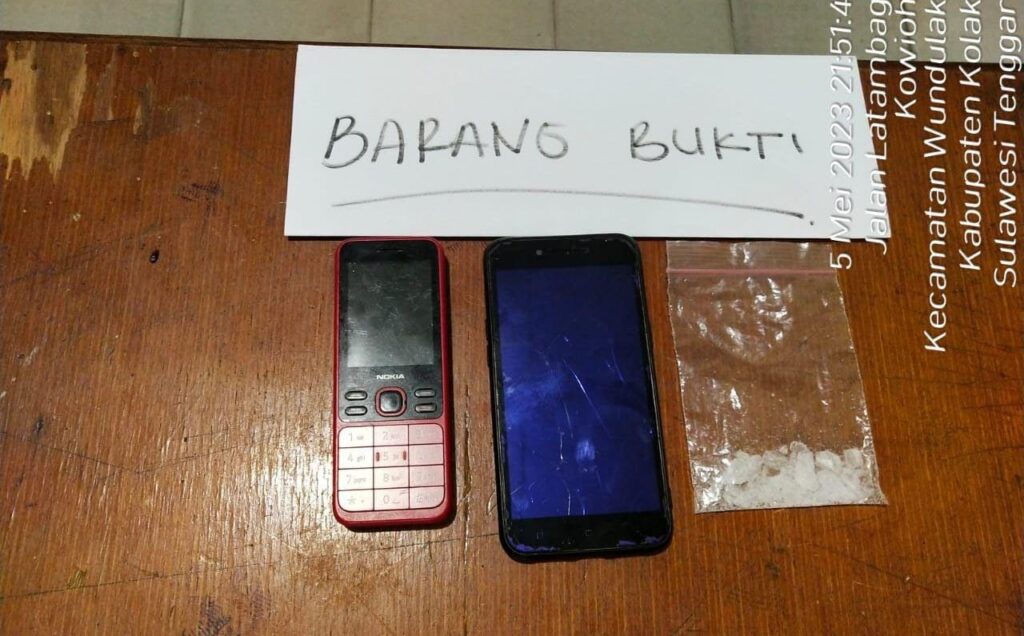 Barang bukti yang diamankan personel Polsek Wundulako terkait penyalahgunaan narkotika jenis sabu-sabu. 