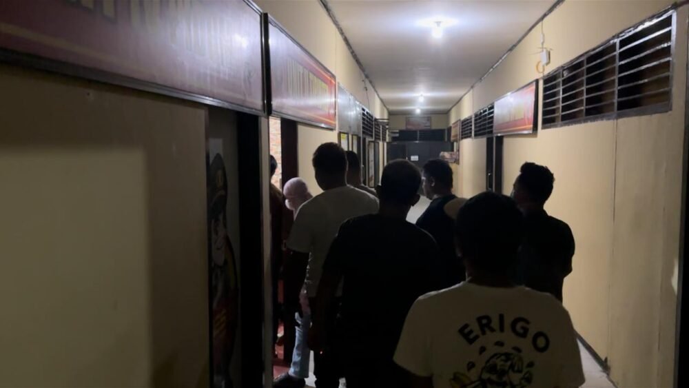 Breaking News! Penyebar Video Mesum di Kendari Ditangkap Polisi Breaking News! Penyebar Video Mesum di Kendari Ditangkap Polisi