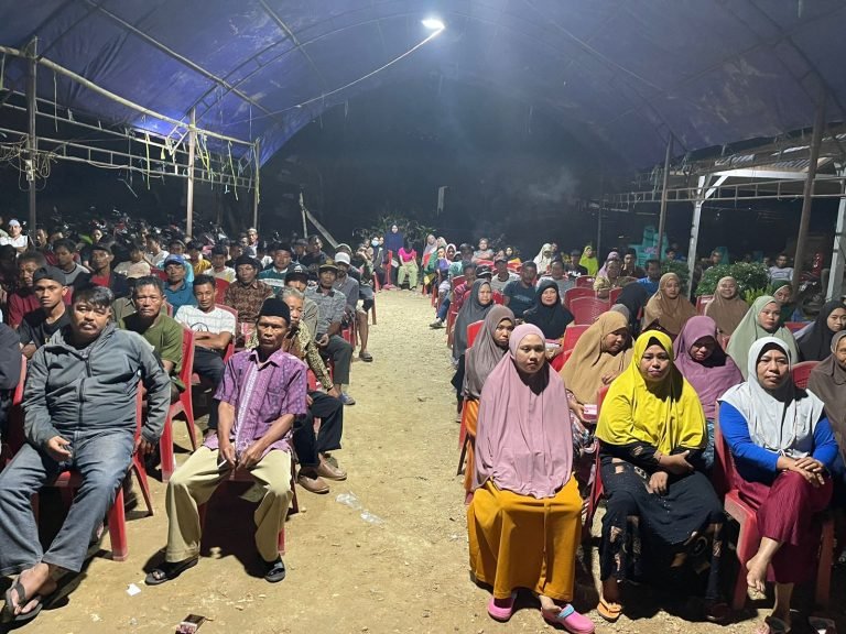 Suasana reses Ketua DPRD Kabupaten Konawe, Ardin di Desa Lawonua, Kecamatan Besulutu.