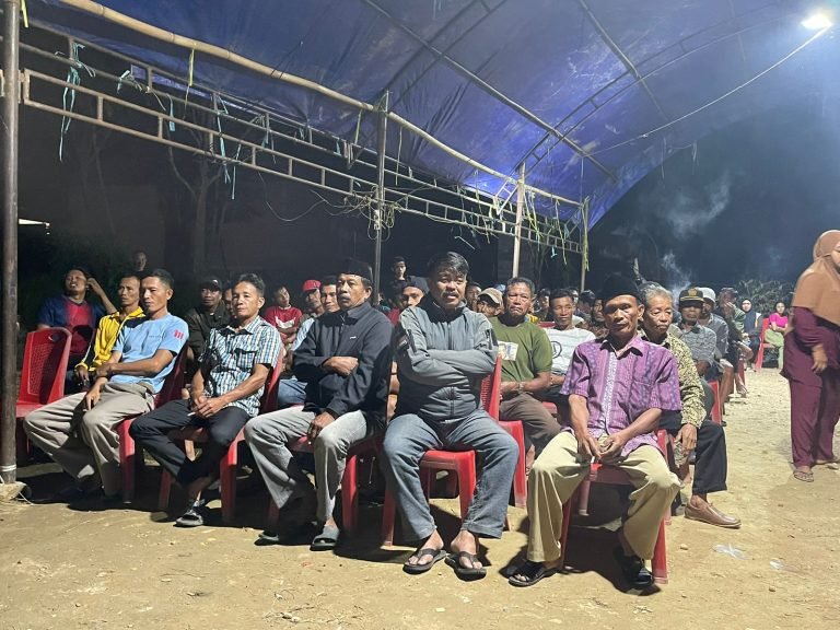 Suasana reses Ketua DPRD Kabupaten Konawe, Ardin di Desa Lawonua, Kecamatan Besulutu.