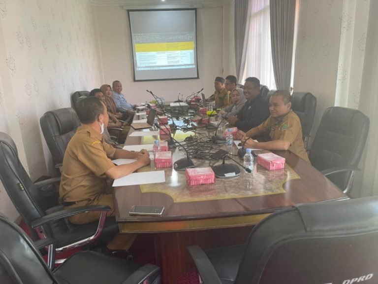 Rapat antara DPRD Konawe dan Bappeda Konawe membahas pokir 2024.