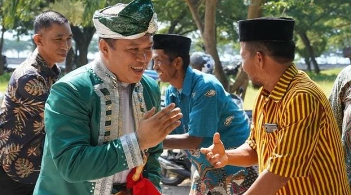 Ketua Komite Seni Budaya Nusantara (KBSN) Sulawesi Tenggara (Sultra), Ruksamin saat menghadiri pengukuhan Kerukunan Keluarga Labora (KKL) Muna.