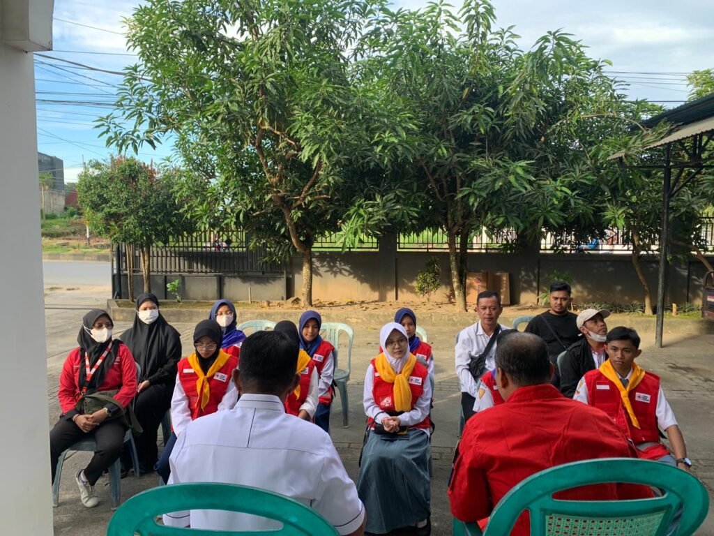 Suasana pelepasan rombongan peserta Jumbara Nasional asal Kota Kendari.