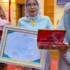 Aktif di Bidang Sosial, Linda Paliran Wanita asal Baubau Terima Penghargaan OASE 2023