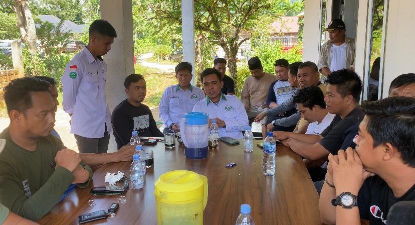 1200-an Pekerja Warga Terdampak Imbas Polemik Kontraktor Lokal dengan PT Antam 1200-an Pekerja Warga Terdampak Imbas Polemik Kontraktor Lokal dengan PT Antam