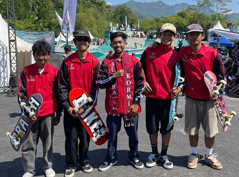 Skateboarder asal Kota Kendari, Sulawesi Tenggara (Sultra) di ajang Festival Olahraga Rekreasi Nasional (Fornas) VII di Jawa Barat (Jabar).