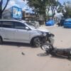 Motor di Kendari Tabrak Mobil yang Tiba-Tiba Merubah Arah, Pemotor Dilarikan ke Rumah Sakit