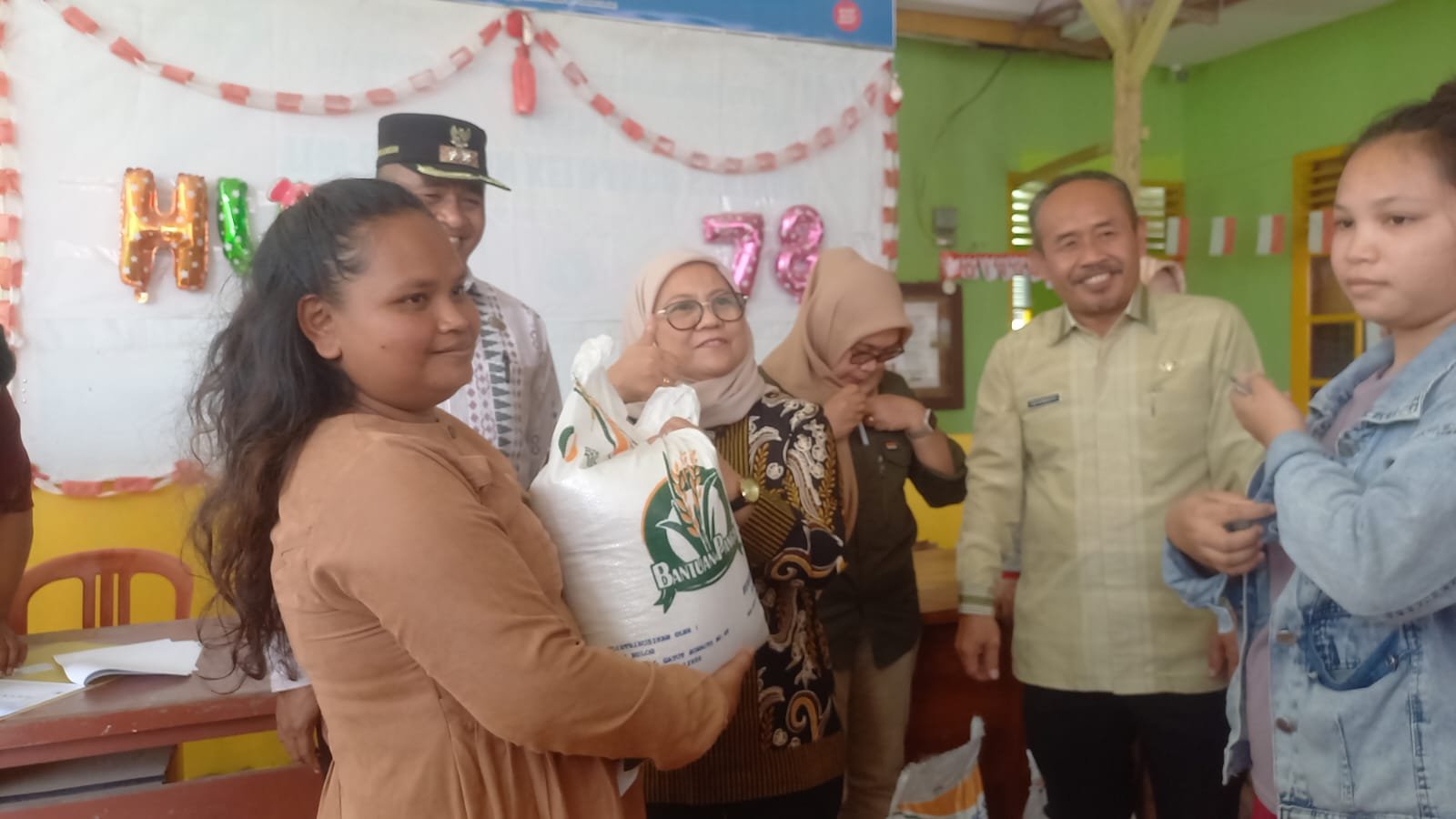 Cadangan Beras Pemerintah Mulai Disalurkan ke 225.516 Keluarga di Sultra Cadangan Beras Pemerintah Mulai Disalurkan ke 225.516 Keluarga di Sultra