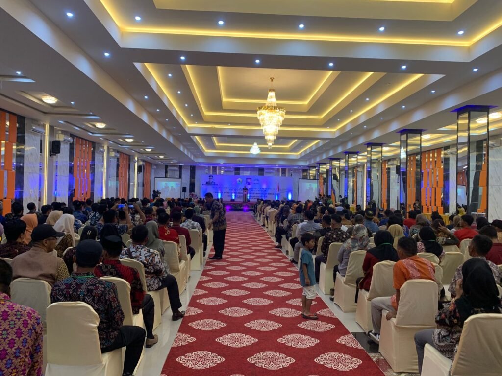 Suasana Grand Fortune Hall pada kegiatan pelatihan aparat desa di Sultra.
