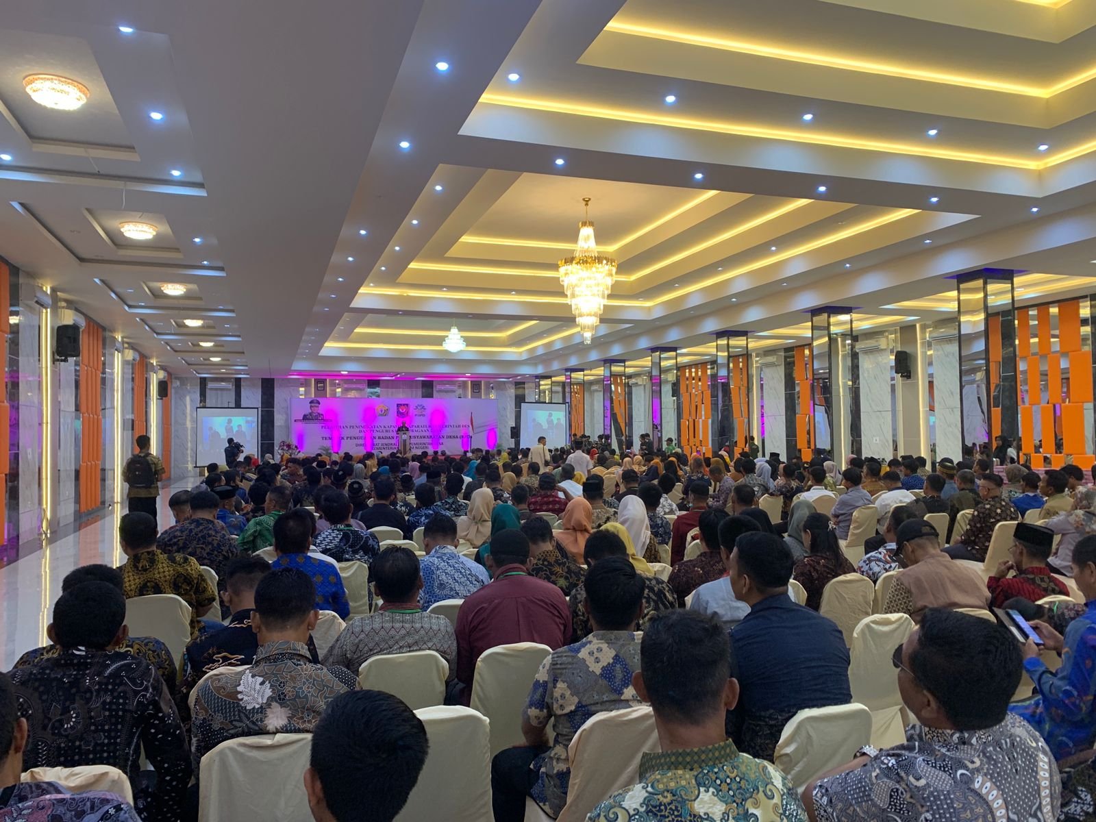 Ballroom Milik Fortune Hotel Kendari Jadi Tuan Rumah Pelatihan Aparat Desa di Sultra Ballroom Milik Fortune Hotel Kendari Jadi Tuan Rumah Pelatihan Aparat Desa di Sultra