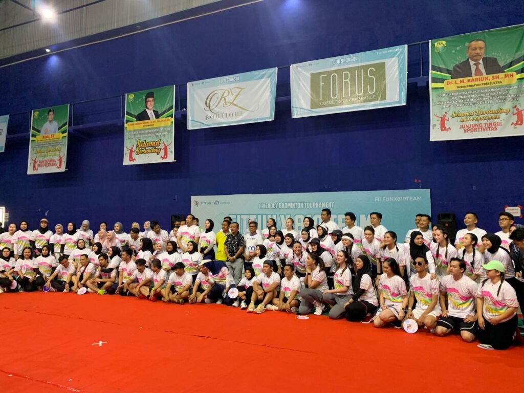 Para peserta Friendly Badminton Tournament di Kendari.