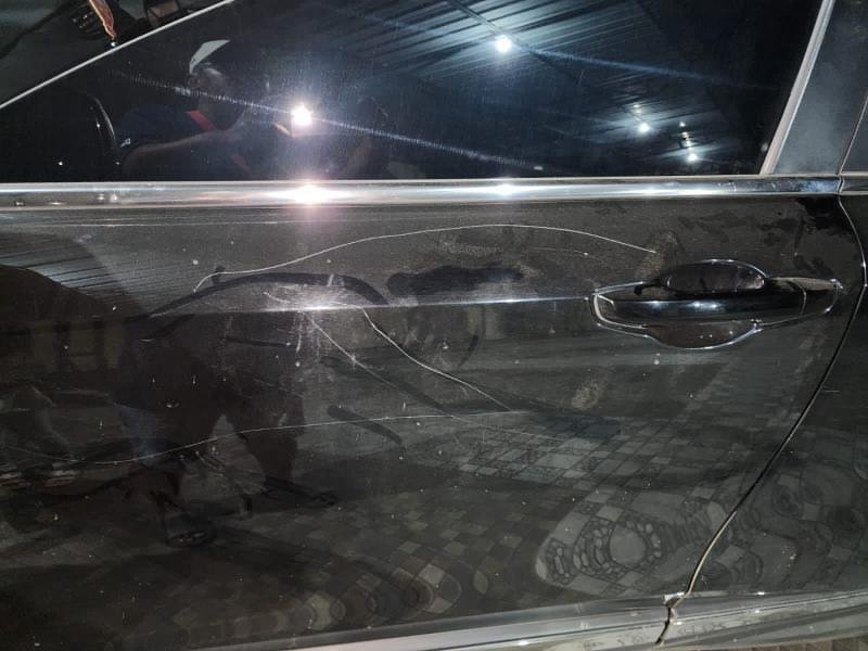 Mobil yang digores oleh IRT di Kendari.