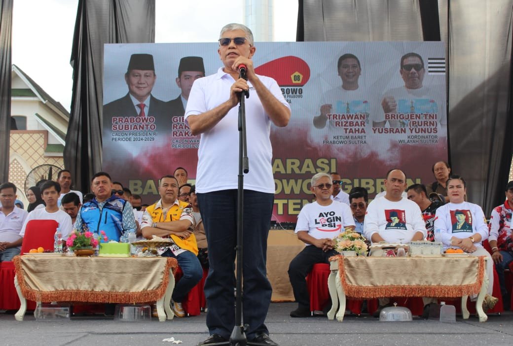 Ribuan Warga Padati Pengukuhan Pengurus Baret Pemenangan Prabowo-Gibran di Sultra Ribuan Warga Padati Pengukuhan Pengurus Baret Pemenangan Prabowo-Gibran di Sultra