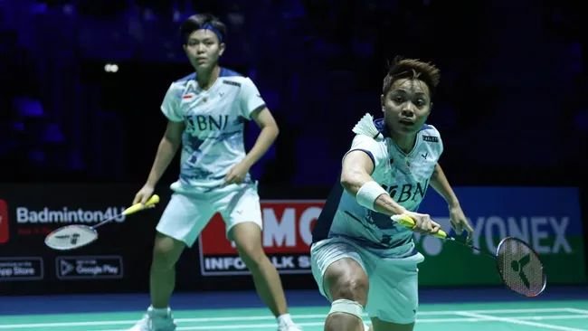 Apri/Fadia saat beraksi di atas court.