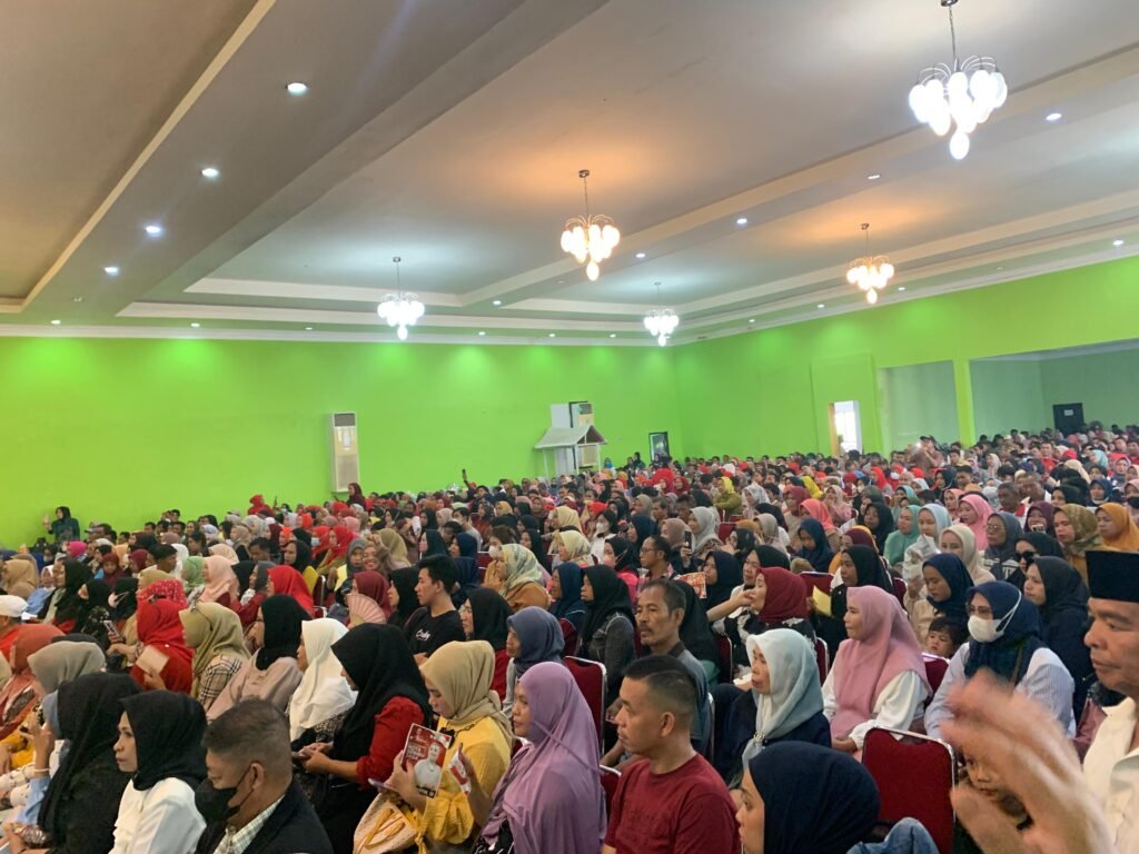 Suasana konsolidasi tim Hj. Gunartin di Kendari.