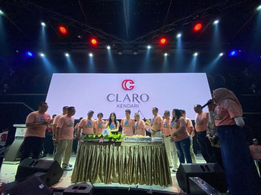 Perayaan HUT ke-10 Claro Kendari di Hall D’Liquid, Building Entertainment.