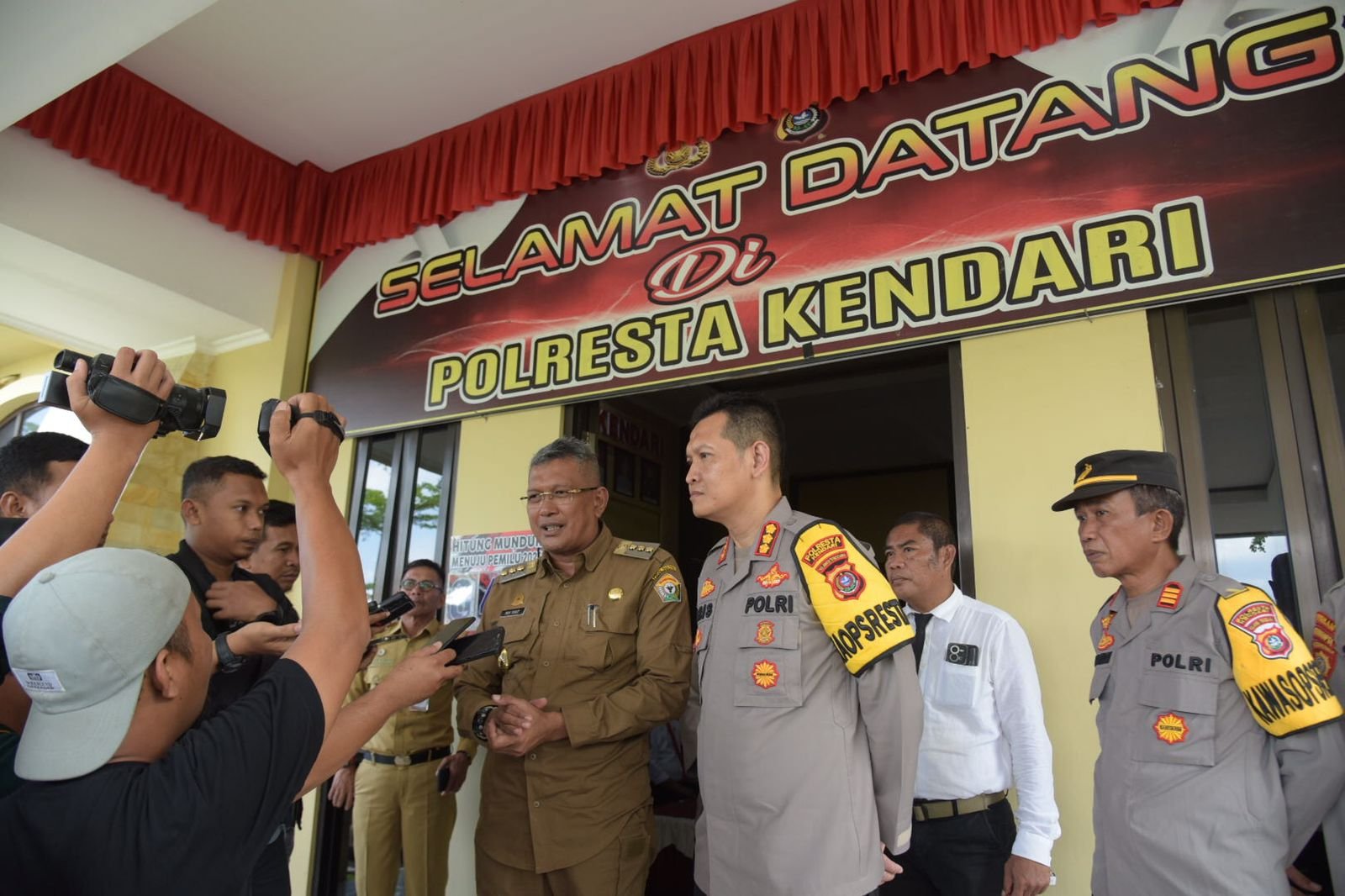 Pemkot Kendari Tindaklanjuti Insiden Runtuhnya Dinding Penahan Gereja Oikumene Pemkot Kendari Tindaklanjuti Insiden Runtuhnya Dinding Penahan Gereja Oikumene