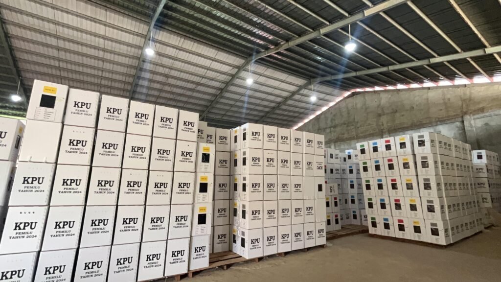 Logistik Pemilu di Gudang KPU Kota Kendari.