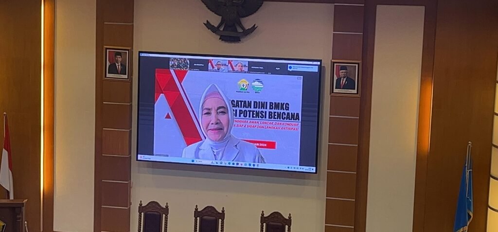 Kepala BMKG, Dwikorita Karnawati saat melakukan pertemuan daring bersama dengan jajaran Pemprov Sultra.