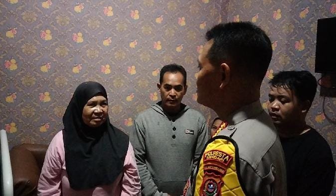 Kapolresta Kendari Sambangi Bocah Korban Peluru Nyasar, Mohon Maaf dan Siap Tanggung Jawab Kapolresta Kendari Sambangi Bocah Korban Peluru Nyasar, Mohon Maaf dan Siap Tanggung Jawab