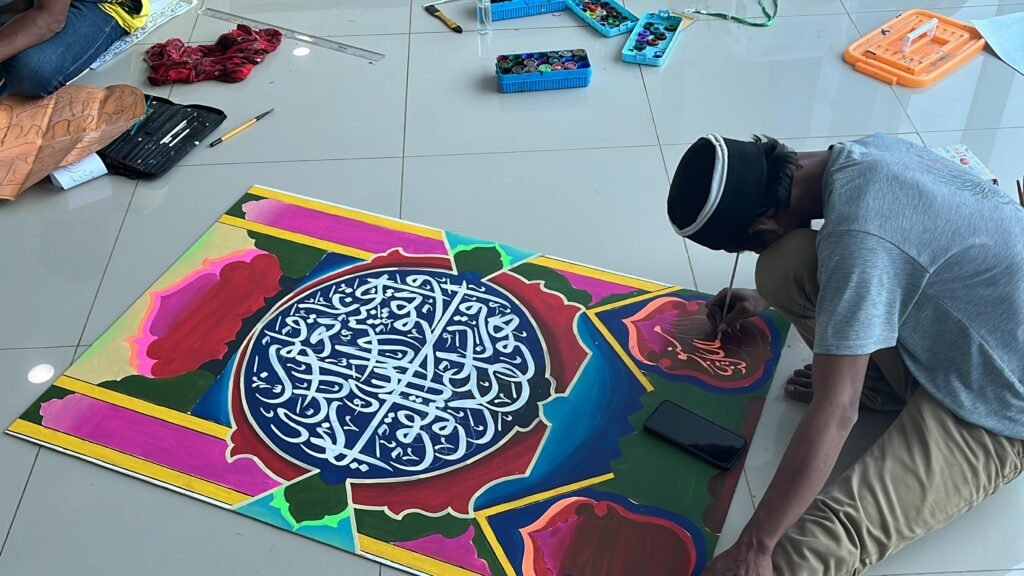 Karya dari perserta lomba seni kaligrafi Al-Qur’an pada MTQ ke-30 tingkat Kota Kendari.