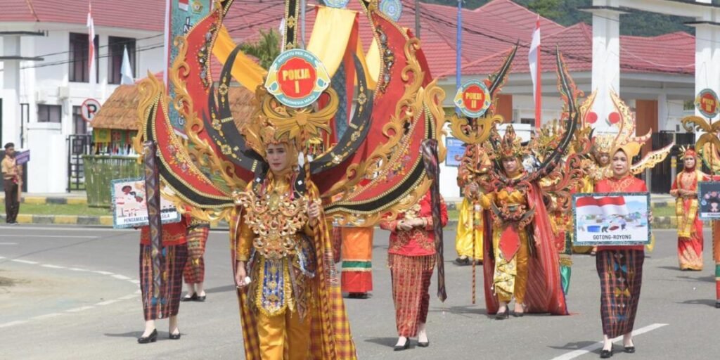 Kontingen Kendari saat lomba Jambore PKK ke-52 tingkat Sultra di Kabupaten Konawe.