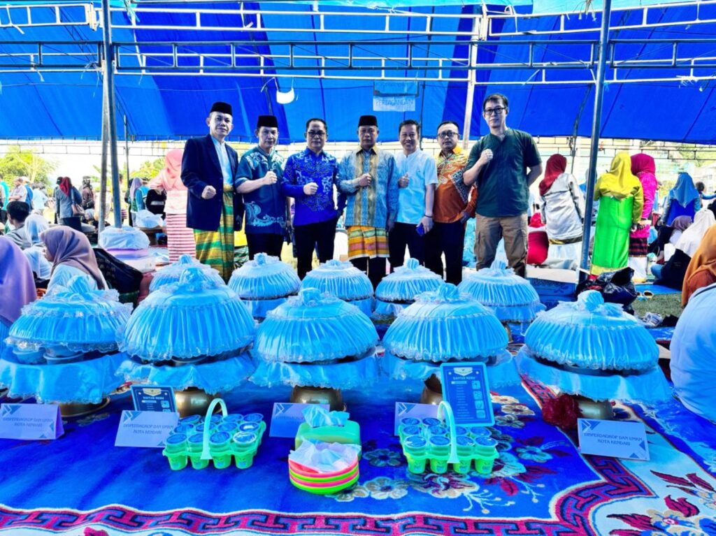 650 haroa (hidangan makanan) khas daerah disiapkan dalam halalbihalal masyarakat Muna di Lapangan Benubenua, Kota Kendari, Sulawesi Tenggara (Sultra).