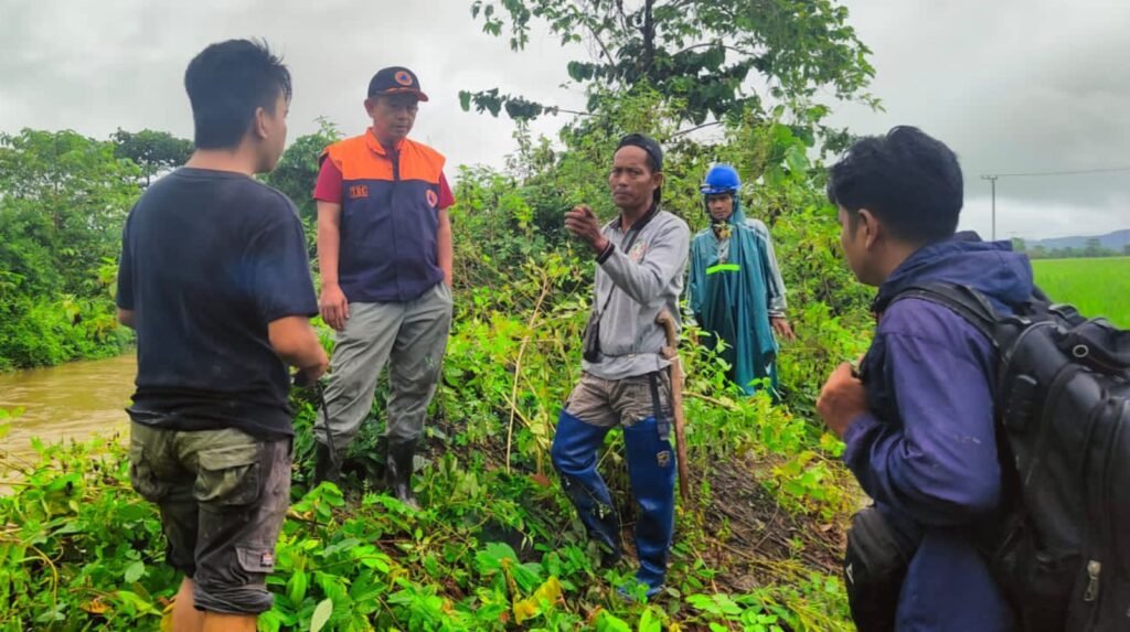 Pemda Koltim meninjau langsung titik normalisasi di Sungai Iwoikondo.