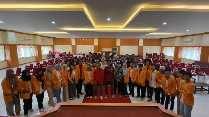 Keluarga besar mahasiswa Fakultas Hukum Universitas Halu Oleo (UHO) Kendari mengajak masyarakat menggelar aksi solidaritas untuk dua warga Desa Torobulu, Kecamatan Laeya, Kabupaten Konawe Selatan (Konsel), Sulawesi Tenggara (Sultra).